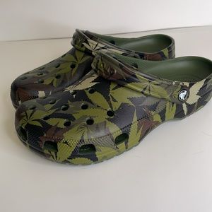 New!! Crocs classic hemp camo clog men’s size 11